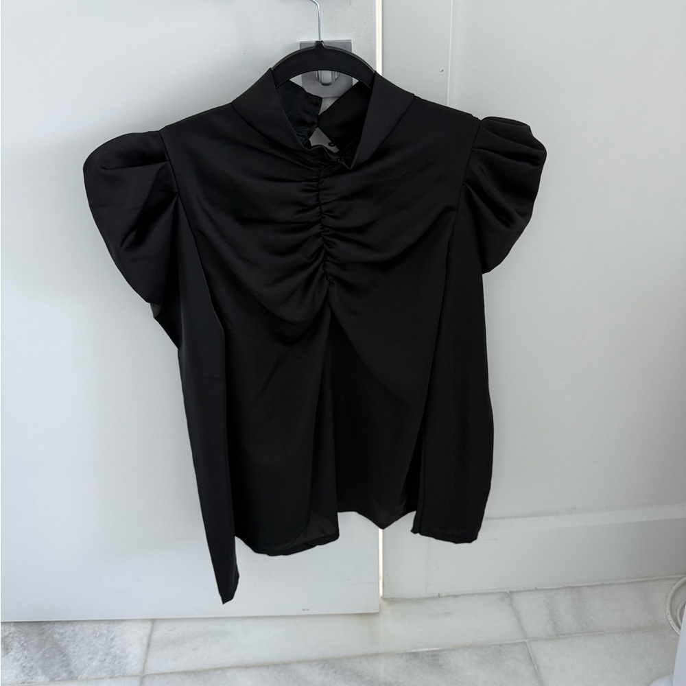 Puff sleeve satin Top